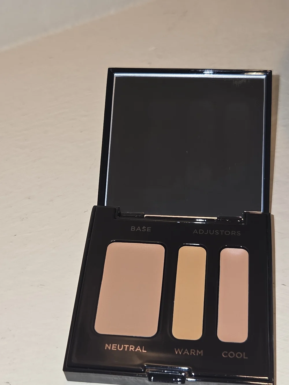 Laura Mercier Secret Camouflage Complexion Perfector Shade 03 3.2g New Authentic